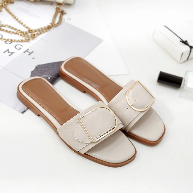 Saunasa | Sandales à bout carré en cuir de luxe pour femmes