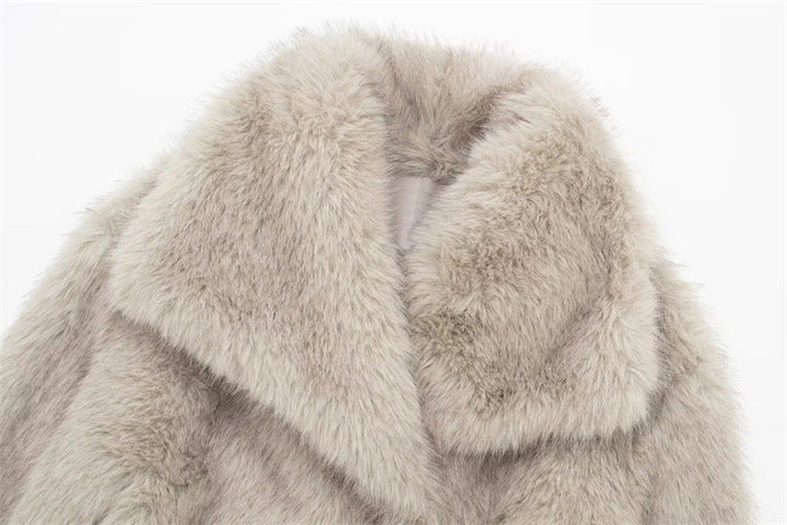 Luoraxa | Veste courte en fausse fourrure