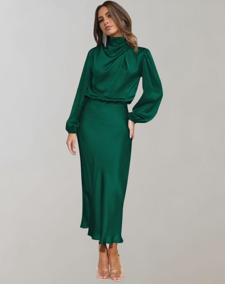 Vairana | Robe en satin à manches longues