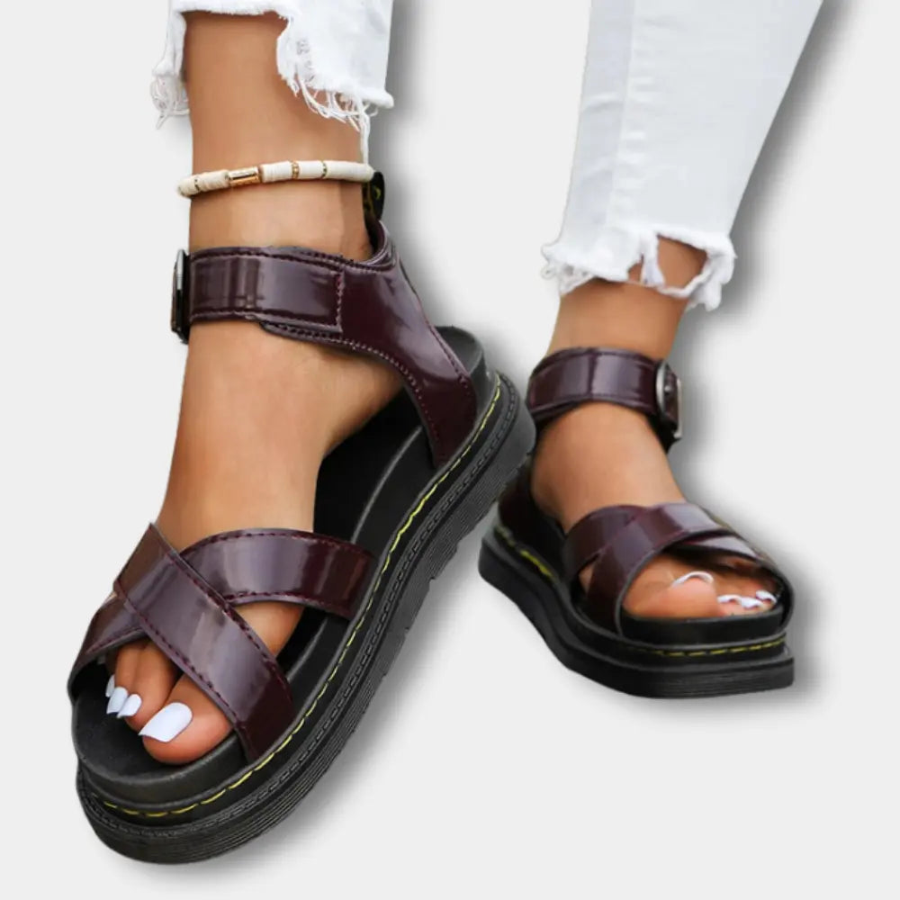 Niorana à semelle épaisse et brides croisées pour Femme – Keziahh