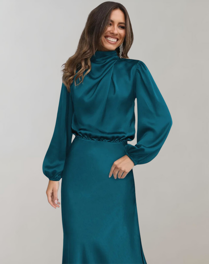 Vairana | Robe en satin à manches longues
