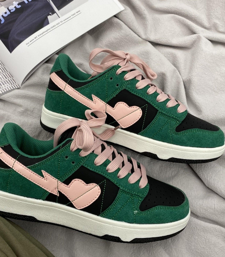 Raellera | Chaussures de sneakers avec design de cœur pour femmes