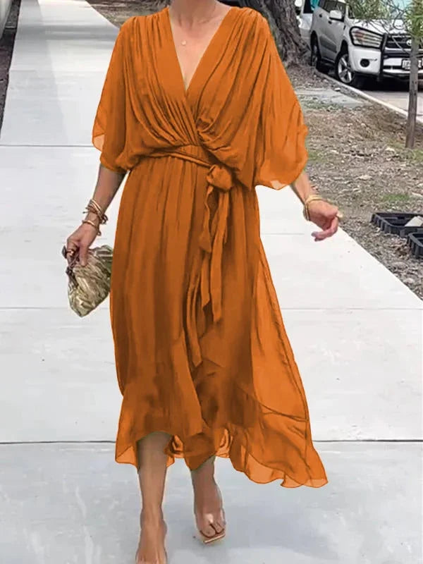 Robe longue orange portefeuille, vue de face, robe bohème fluide avec ceinture, look casual chic