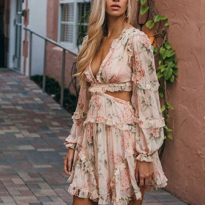 Moayne | Robe avec décolleté à la taille