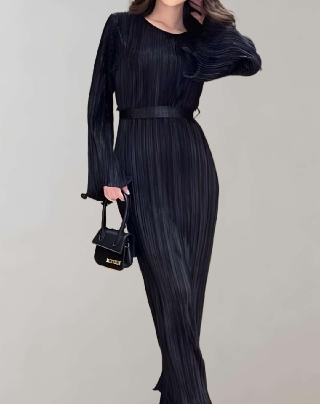 Viaynema | Robe longue cintrée à plis