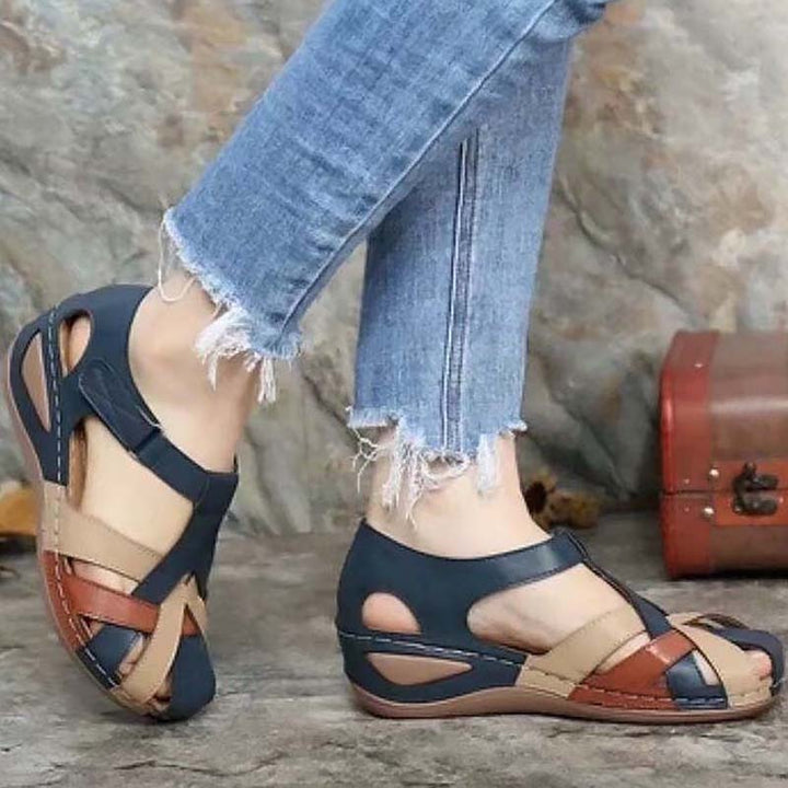Vietta | Sandales pour femmes avec boucle et assise plantaire ergonomique
