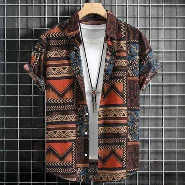 Chemise homme style hawaïen vintage avec imprimé géométrique marron et orange, col ouvert et coupe décontractée