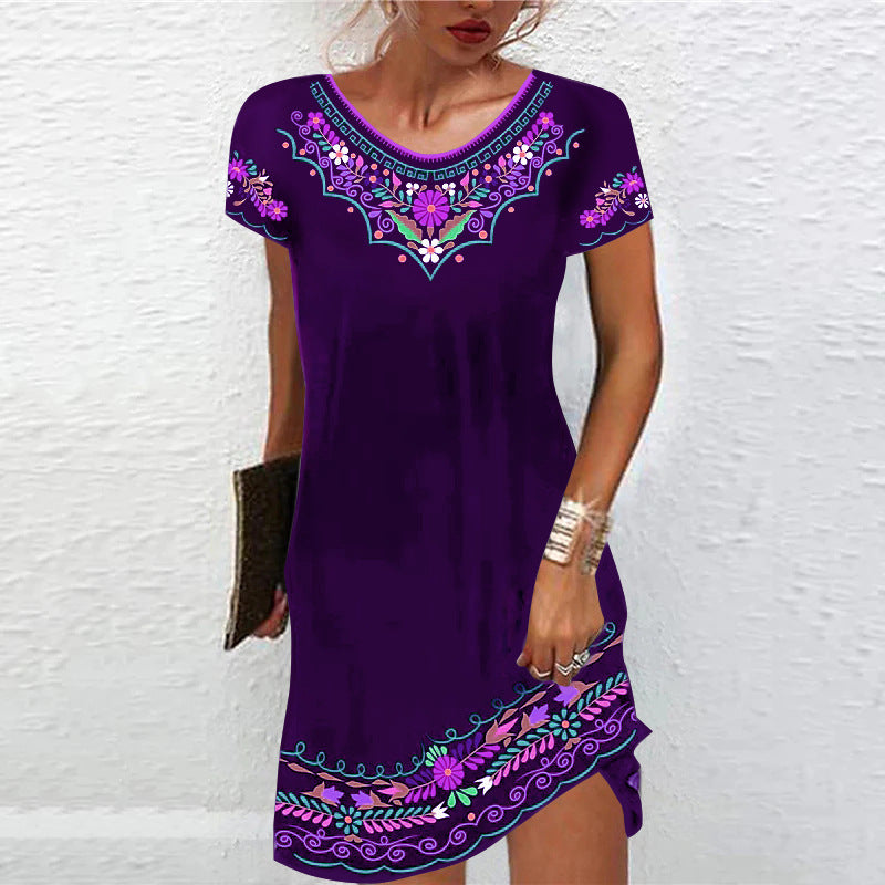 Robe élégante violette pour femme avec encolure décorée, finitions brodées et silhouette féminine pour un look chic et original
