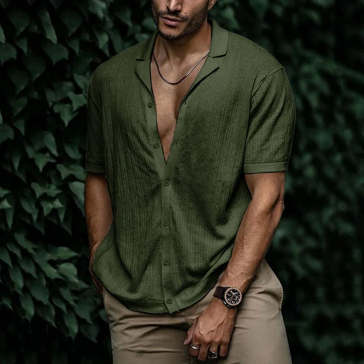 Chemise d'été en lin verte pour homme avec col ouvert, manches courtes et look naturel pour l'été