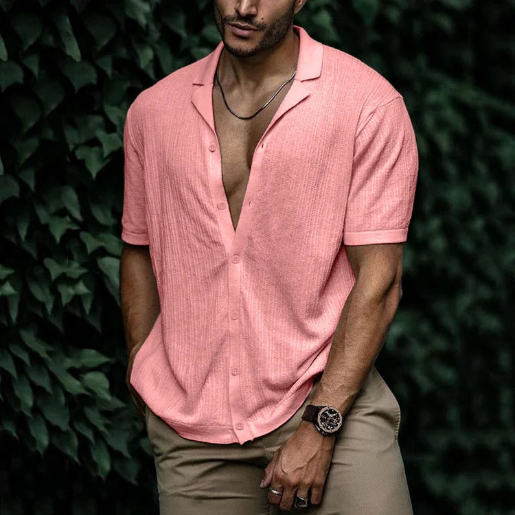 Chemise d'été en lin rose pour homme avec col ouvert, tissu léger et style casual élégant