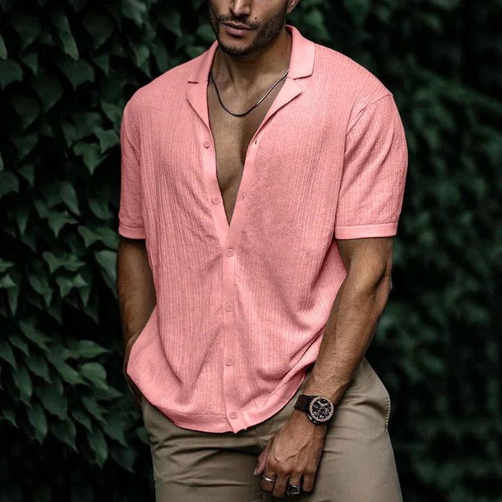 Chemise d'été en lin rose pour homme avec col ouvert, tissu léger et style casual élégant