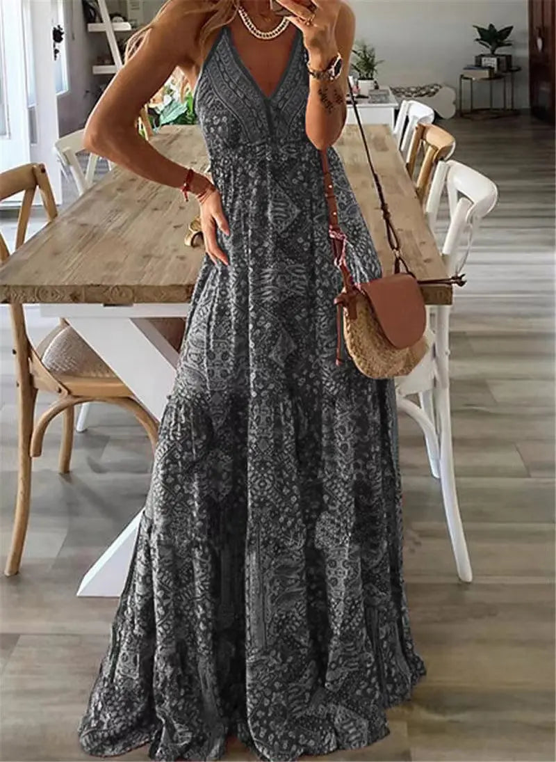 Robe bohème fleurie gris pour femme avec taille marquée, jupe longue fluide et style féminin raffiné