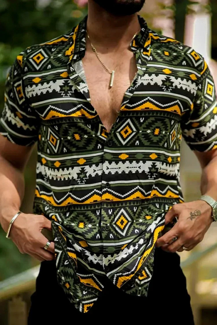 Chemise verte imprimée pour homme avec manches courtes, motifs ethniques et coupe confortable pour l’été