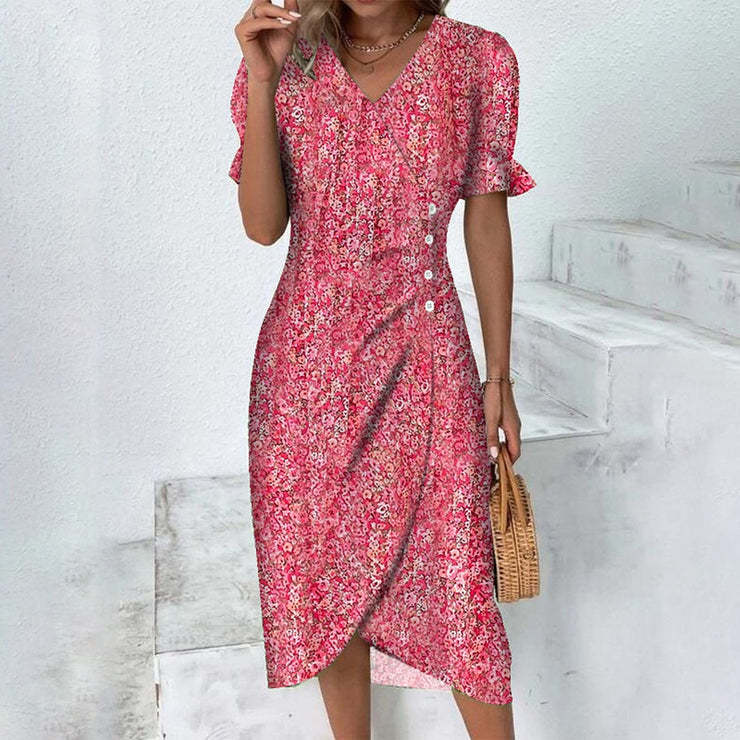 Robe d’été midi fleurie rouge pour femme avec imprimé floral, décolleté en V et silhouette féminine