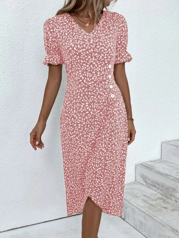 Robe d’été midi rose pour femme avec imprimé floral délicat, coupe fluide et style romantique