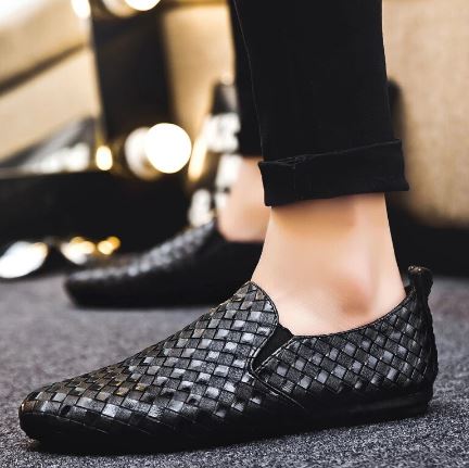 Chaussures en cuir noir pour homme avec texture tressée, design chic et semelle confortable