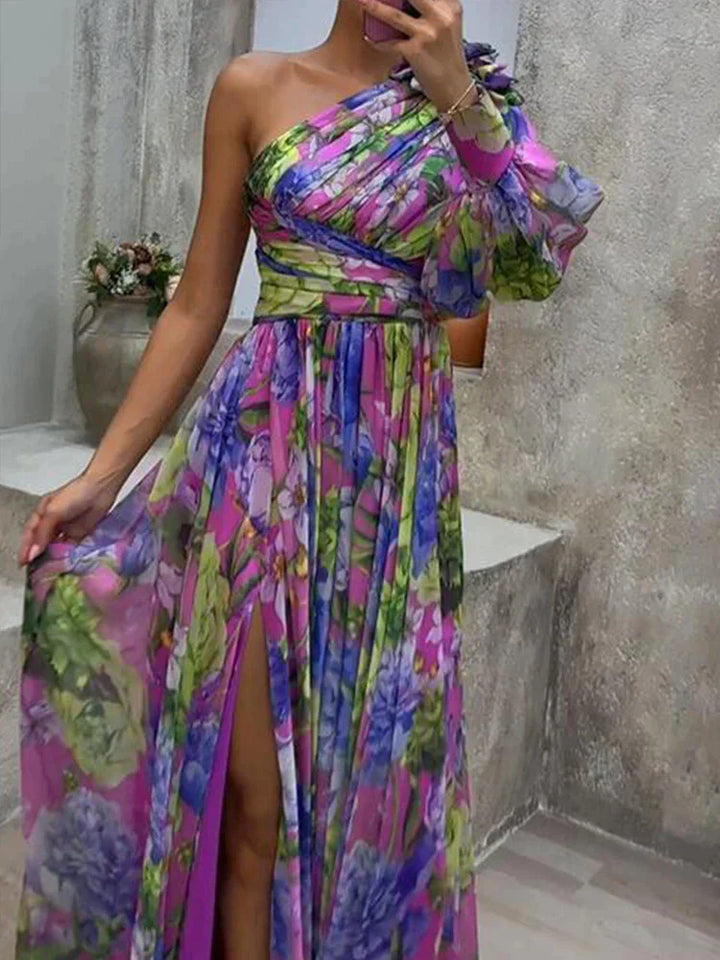 Moanaxa | Maxi-robe avec fente latérale sexy et une manche en imprimé violet