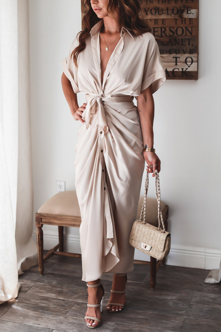Nelia | Longue robe à boutons pour femmes