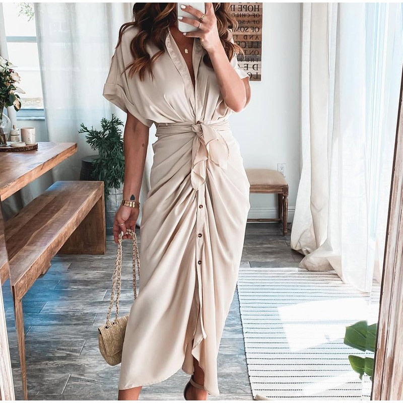 Nelia | Longue robe à boutons pour femmes