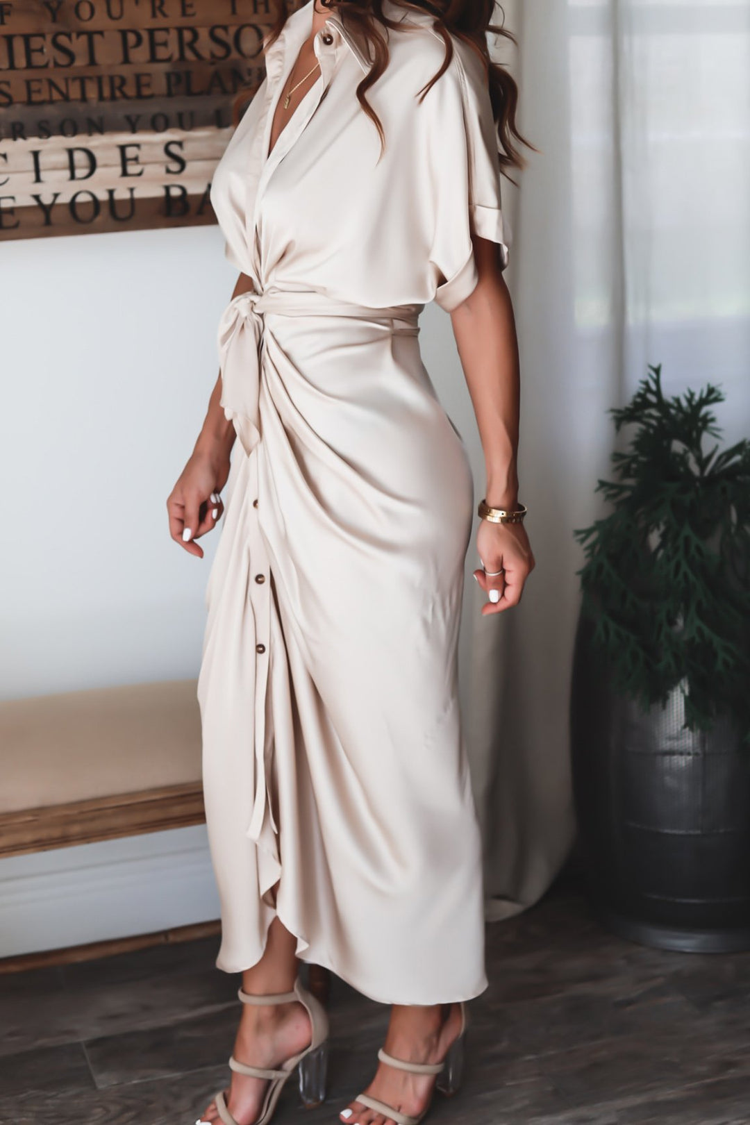Nelia | Longue robe à boutons pour femmes