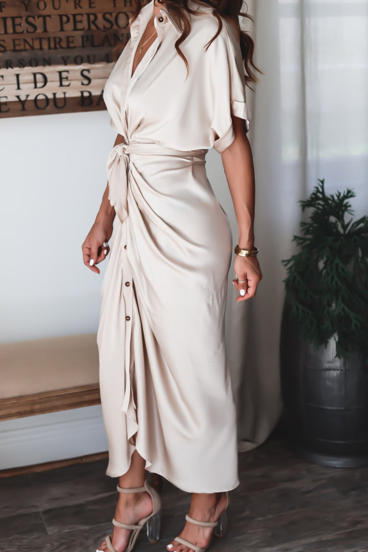 Nelia | Longue robe à boutons pour femmes