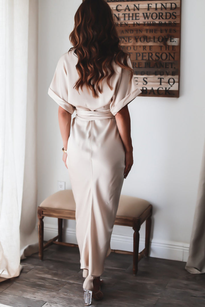 Nelia | Longue robe à boutons pour femmes