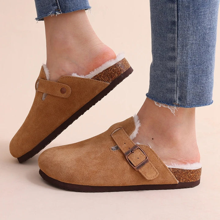 Seinara mules pour femmes en brun avec semelle confortable, vue latérale portée