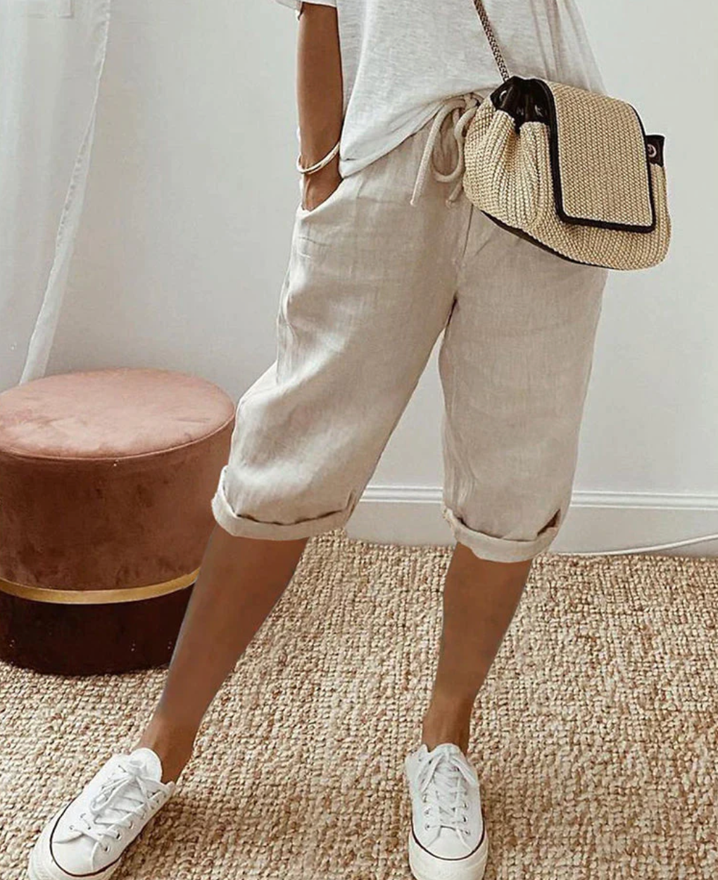 Short en lin khaki longueur genou pour homme avec taille élastique, coupe décontractée et tissu respirant