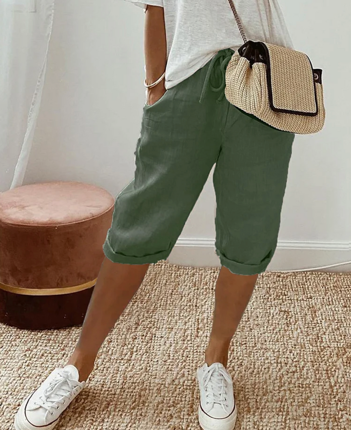 Short en lin vert pour homme avec longueur genou, poches pratiques et style estival confortable