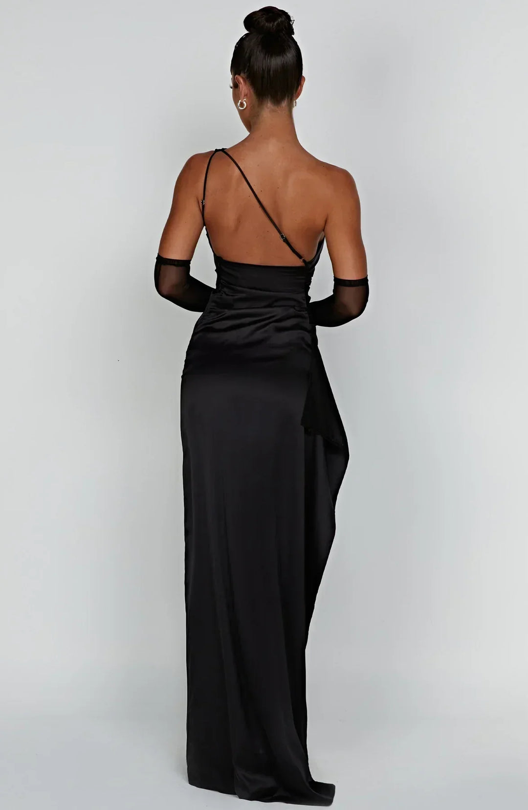 Moellesa | Robe longue plissée satinée à une épaule pour femmes