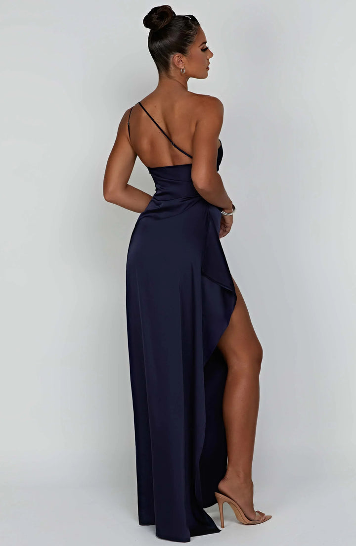 Moellesa | Robe longue plissée satinée à une épaule pour femmes